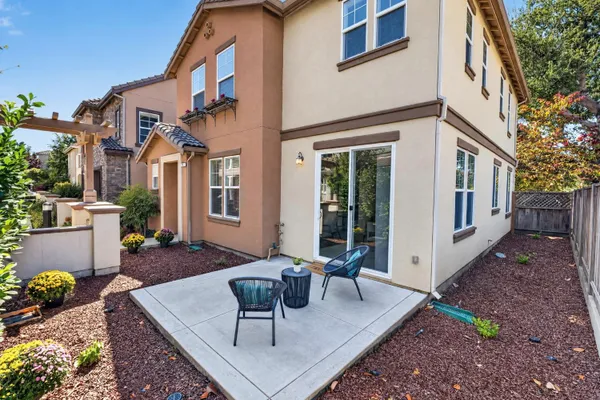 203 MONTEVINA WAY