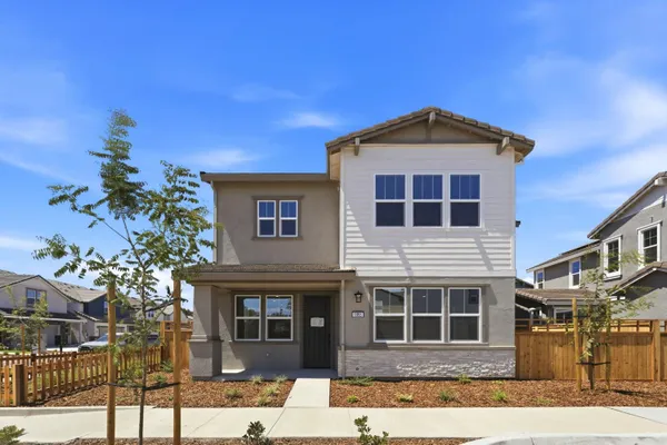 1055 GINKGO CIR