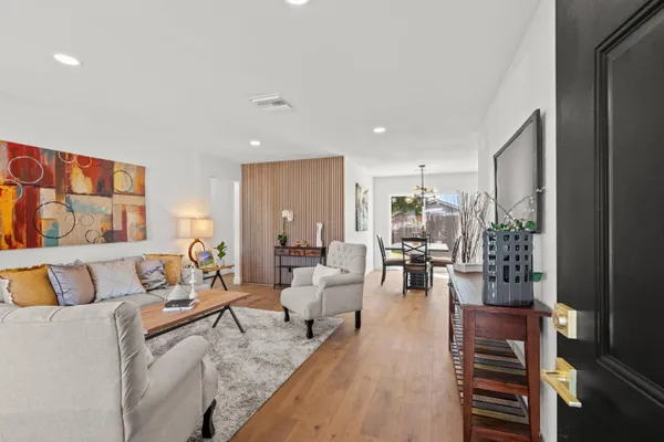 304 BRENTWOOD RD
