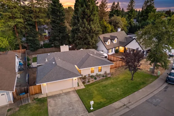 6054 GARDEN TOWNE WAY