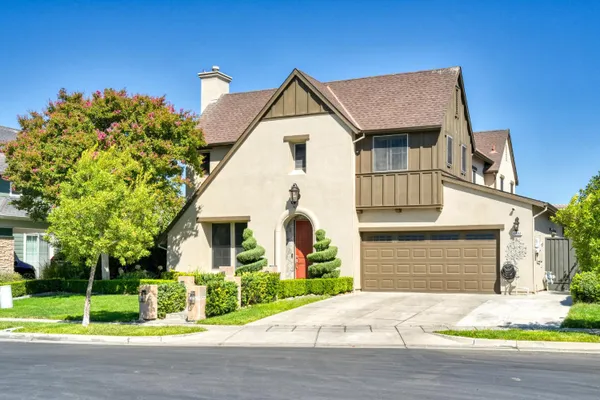 1322 COTTAGE GROVE CT