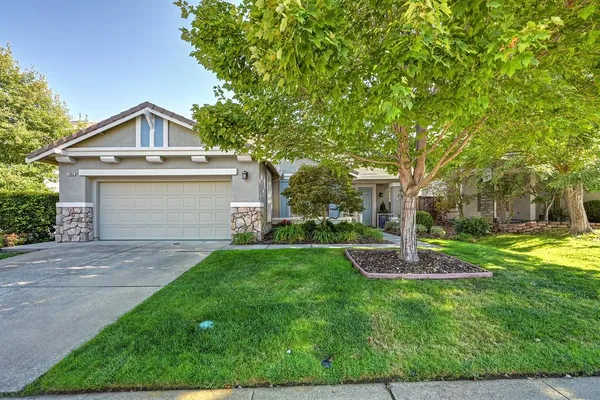 1086 CALLANDER WAY