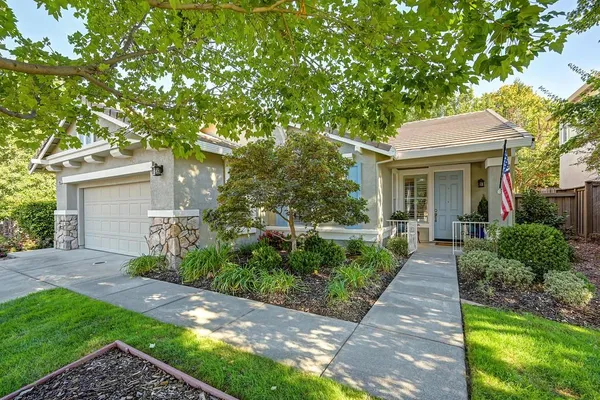1086 CALLANDER WAY