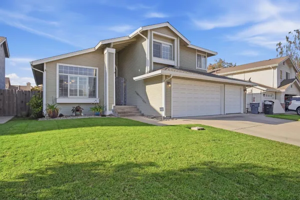 1507 CRESTWOOD DR