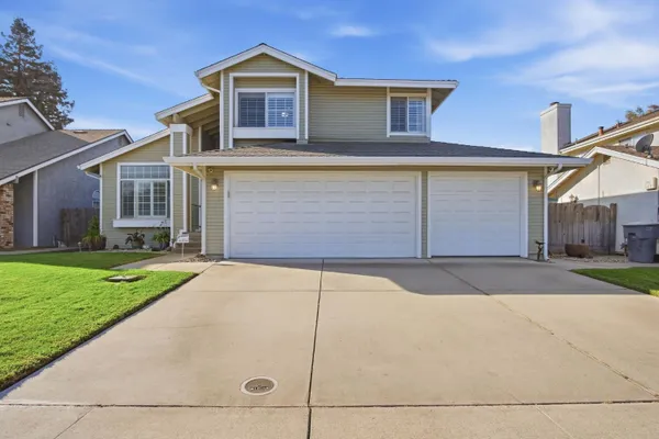 1507 CRESTWOOD DR