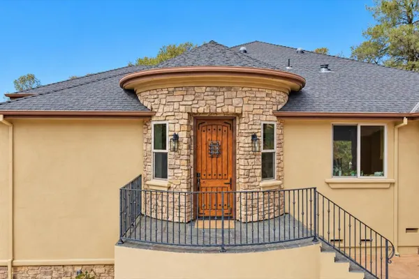 22575 MONTCLAIRE CT