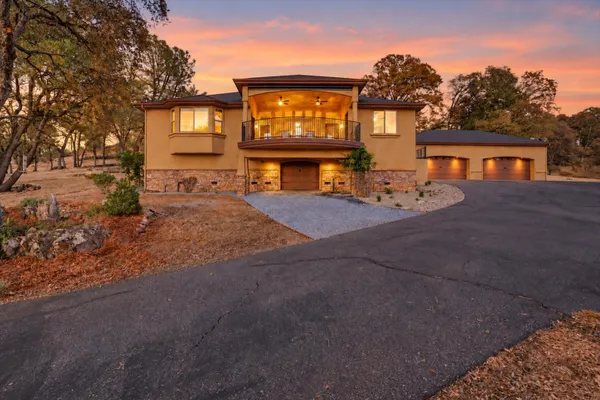 22575 MONTCLAIRE CT