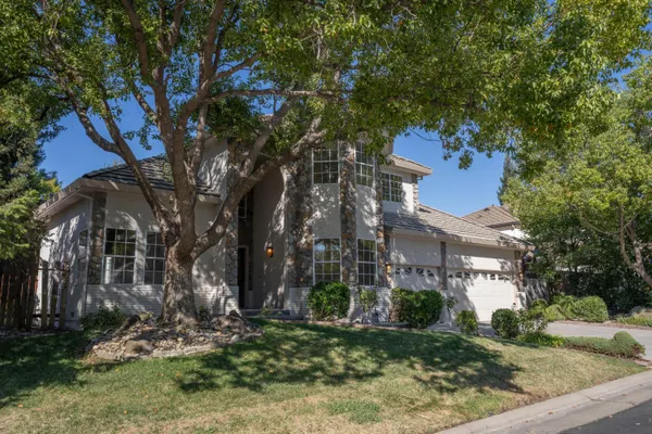 6866 FALLSBROOK CT