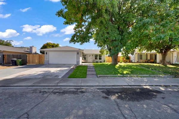 170 YOSEMITE DR