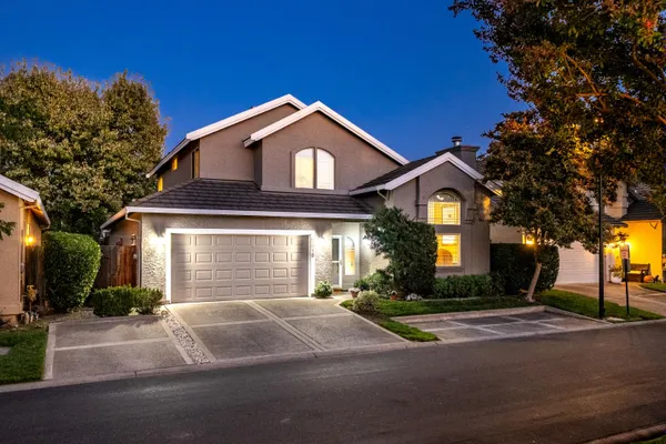 2315 FALLWATER LN