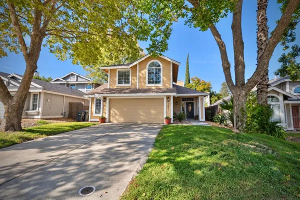 4643 SHADE TREE WAY