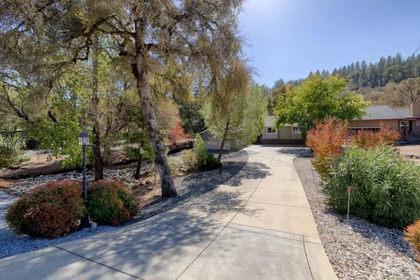 14090 TORREY PINES DR