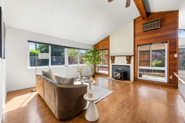 7452 MORNINGSIDE WAY