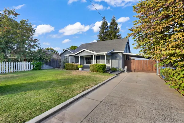 3308 FRESNO ST