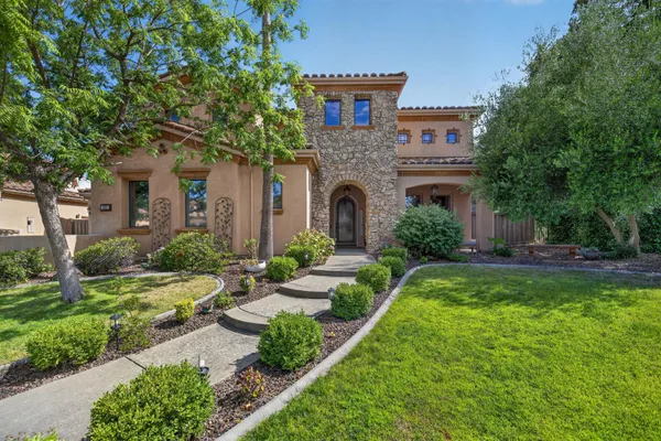 433 CALABRIA CT