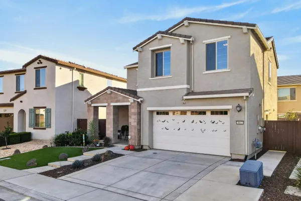 3812 IVAN WAY