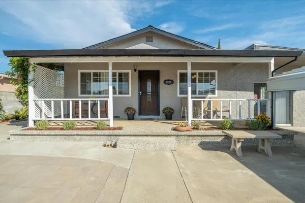 1109 MCARTHUR AVE