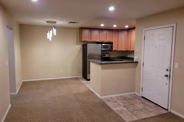 3715 TALLYHO DR 102