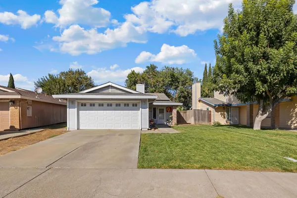 362 RIVERSIDE DR