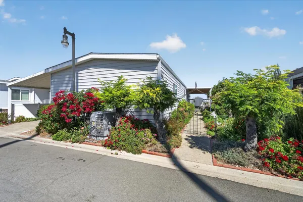 125 OXBOW MARINA DR