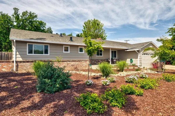 6942 S LAND PARK DR