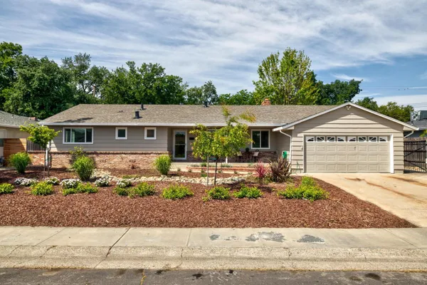 6942 S LAND PARK DR