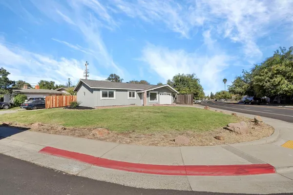 8031 LICHEN DR