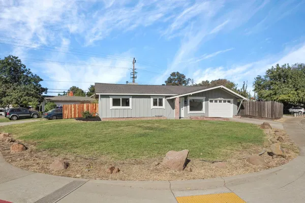 8031 LICHEN DR