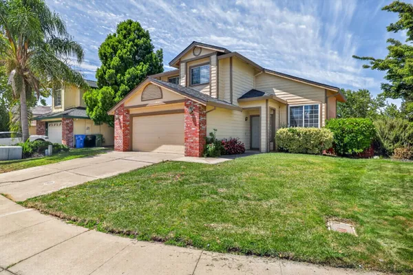 6111 LAGUNA VALE WAY