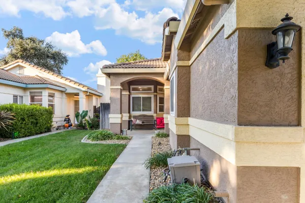 344 QUAIL DR