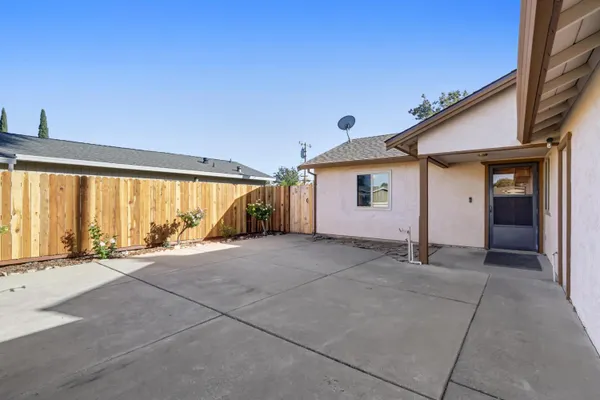 2266 CRAIG AVE