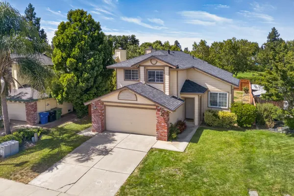 6111 LAGUNA VALE WAY