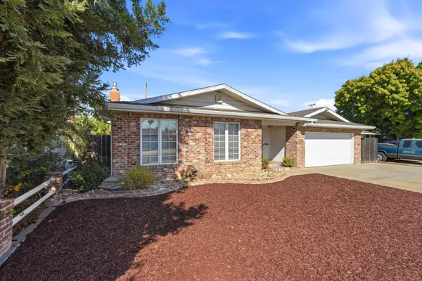 2127 TRACY PL