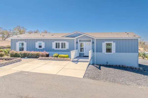 13581 HOYITO CIR
