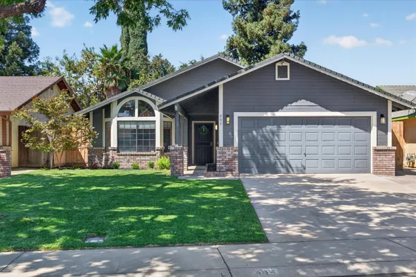 909 DEER PARK DR