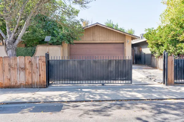 829 INEZ DR