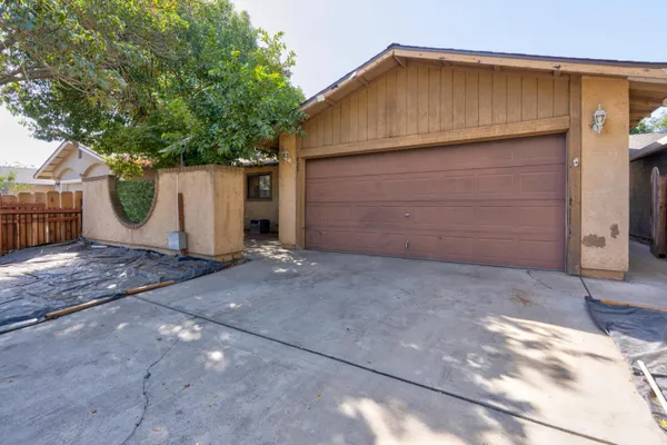 829 INEZ DR