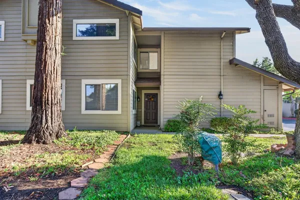 25 DEER RUN CIR 5