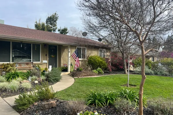 3016 SANDHURST CT