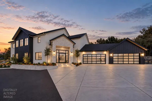 3225 RUSTIC WOODS CT