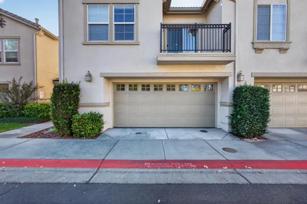 3301 N PARK DR 712