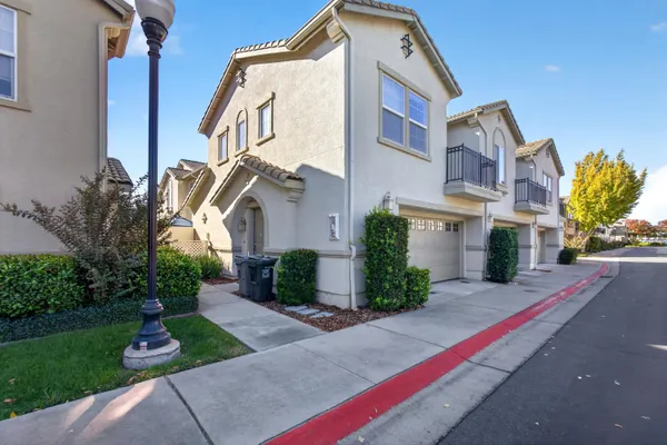 3301 N PARK DR 712