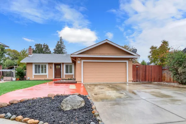 176 GUNNISON AVE