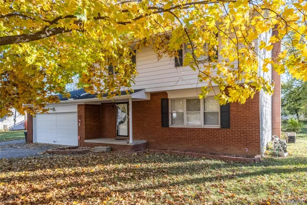 5297 OAKTREE DR