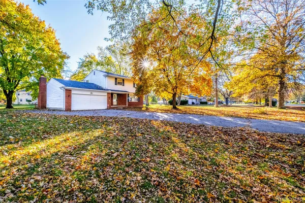 5297 OAKTREE DR