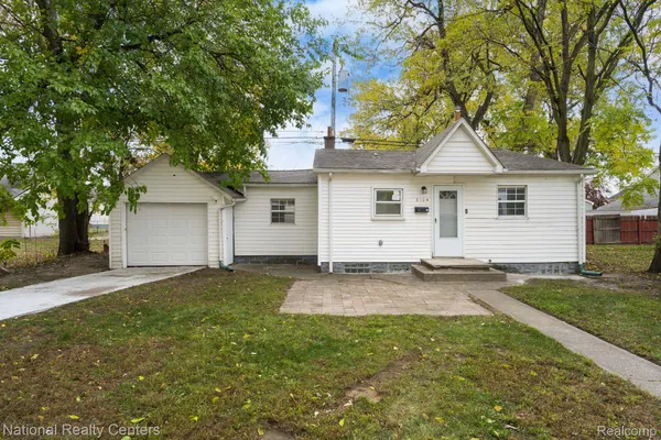 8104 JACKSON AVE