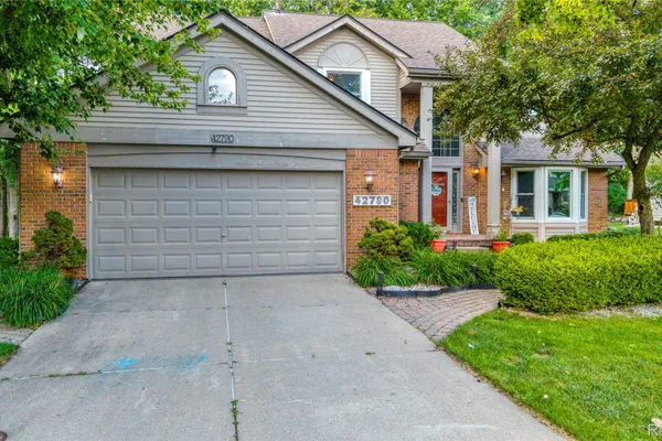 42790 LEDGEVIEW DR