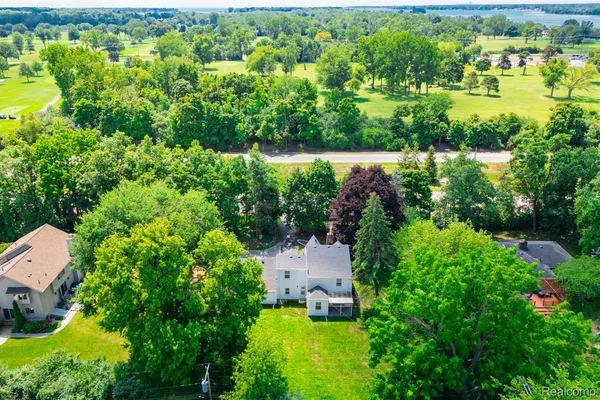 9838 GROSSE ILE PKWY
