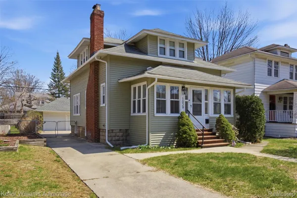 1029 LONGFELLOW AVE