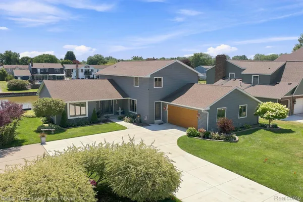 2900 WOODSTOCK CIR